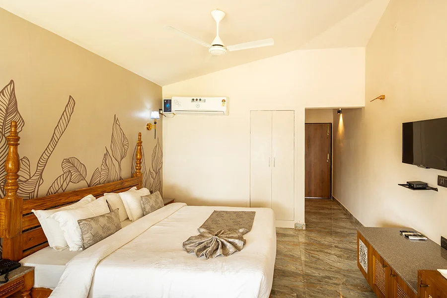 Lake View Rooms