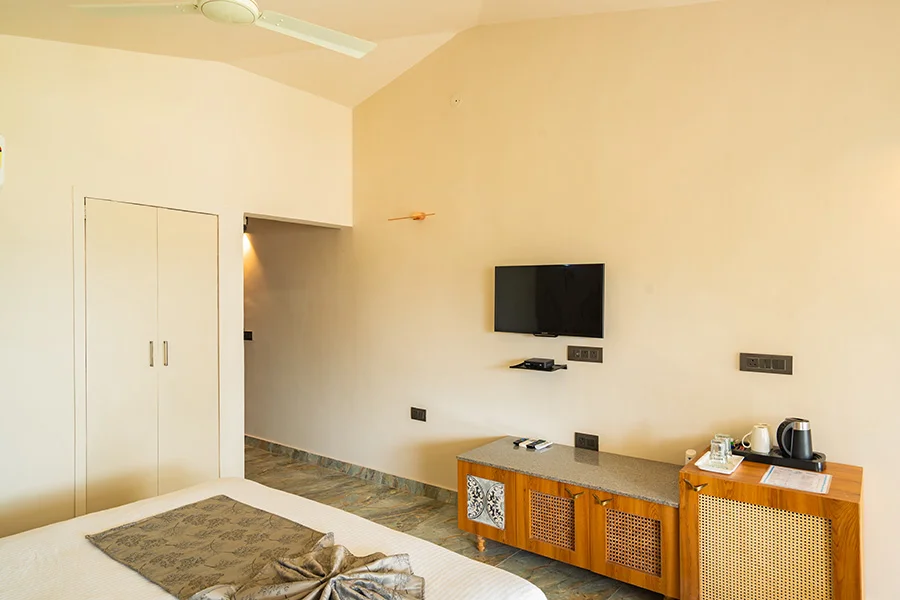 Lake View Rooms
