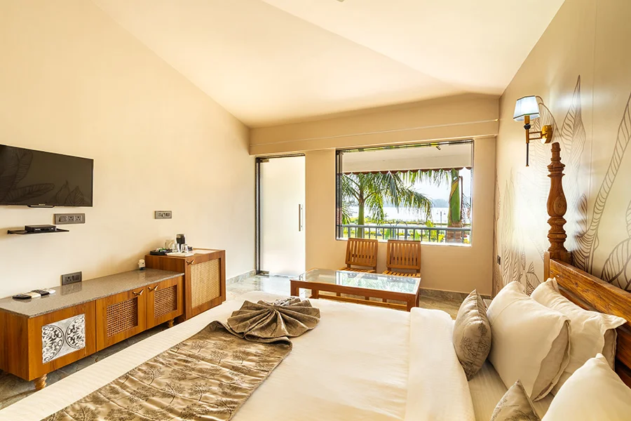 Lake View Rooms